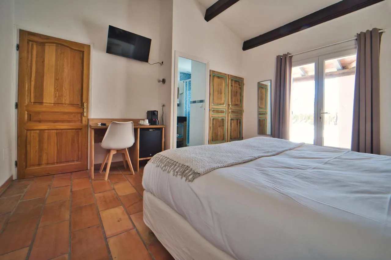 Mas De Calabrun Hotel Saintes-Maries-de-la-Mer 4*,  France