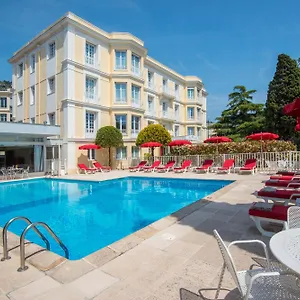 Carlton Hotel